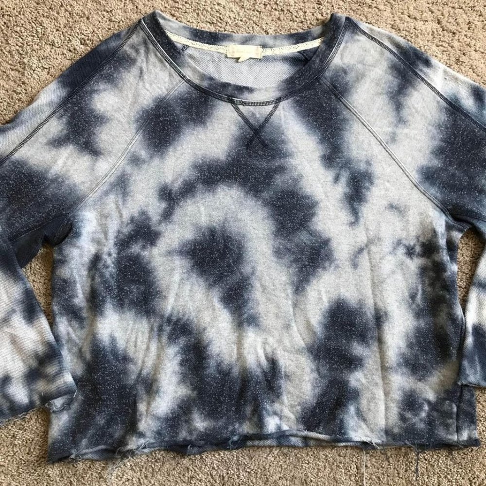 Altar’d State women’s large blue tye dye top - Picture 2 of 6